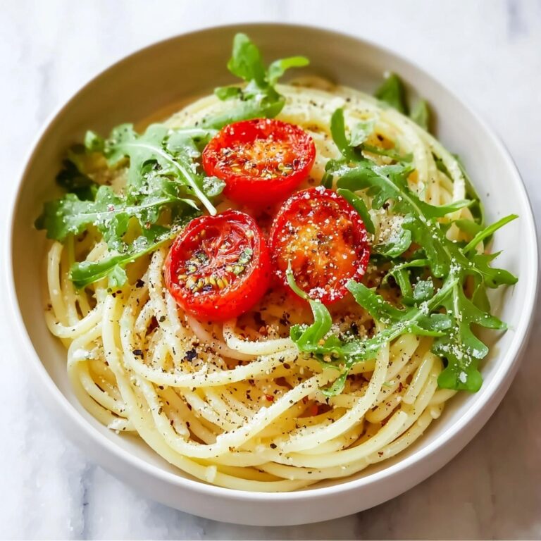Creamy Avocado Pasta with Cherry Tomatoes and Arugula Recipe